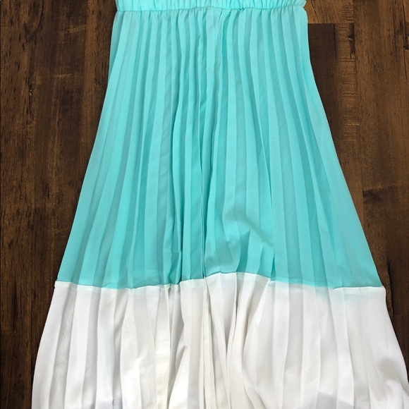 Pleated Crepe Turquoise Midi Skirt - Picture 2 of 2